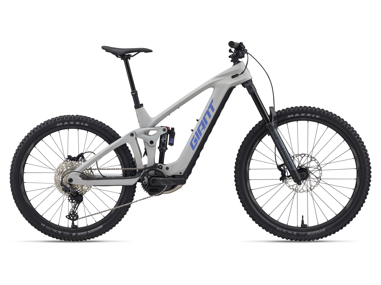 Giant Reign Advanced E+ 2 de 2026 en Moon Dust, con horquilla RockShox y transmisión Shimano, sobre fondo blanco.
