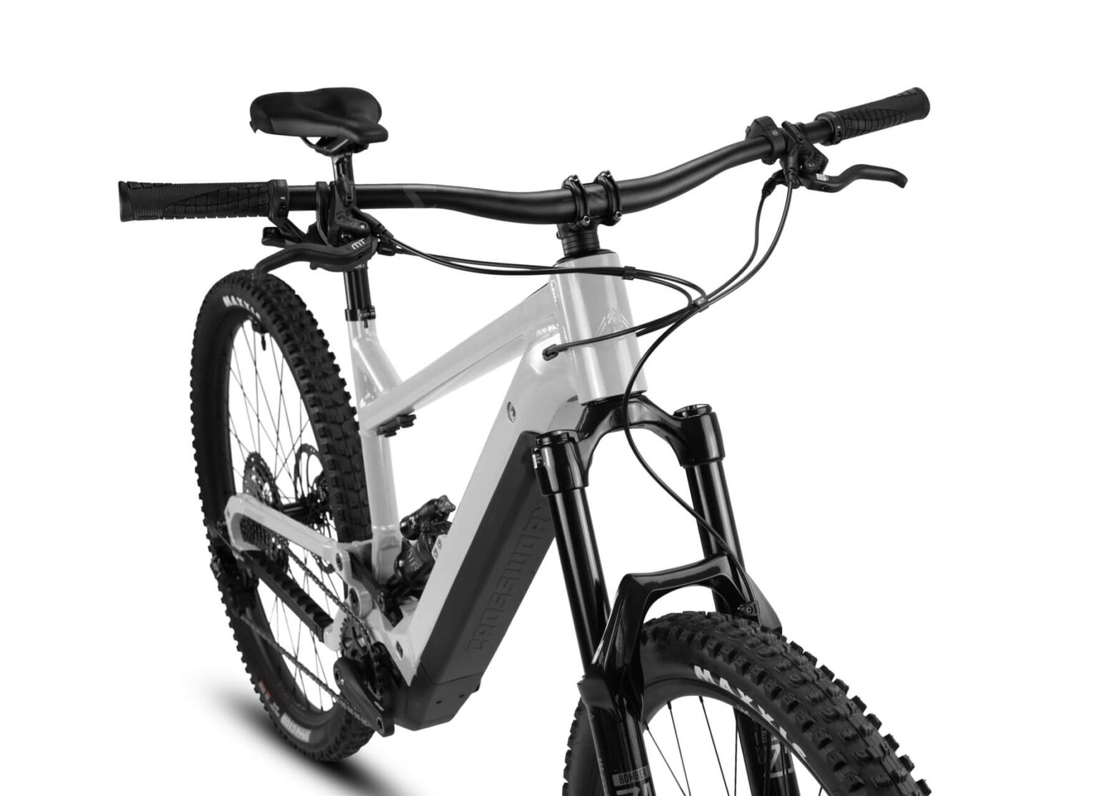 Handlebar and front of the CrossWorx PACE290 seen from the front