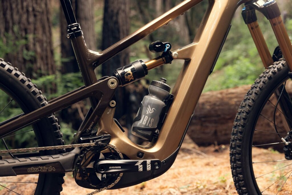 Ibis Oso HD frame with a water bottle and internal battery area