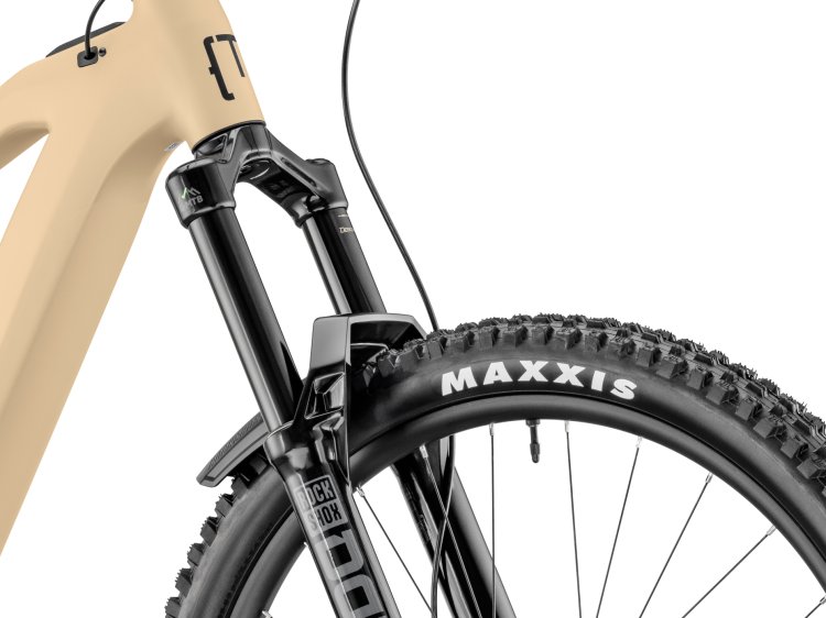 RockShox ZEB Select fork and front wheel on the CLUTCH 160.8 Dune