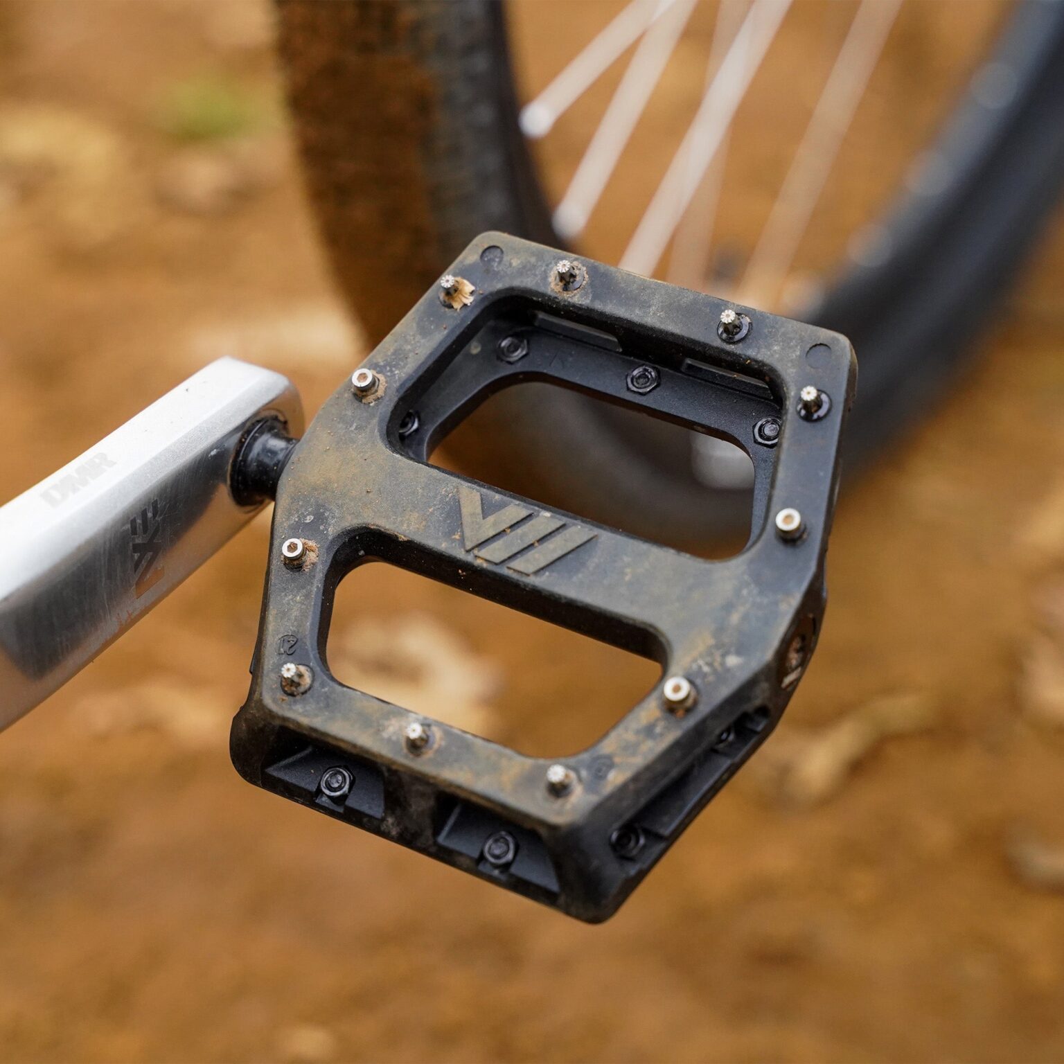 DMR V11 fitted to a crank, with no people in the photograph