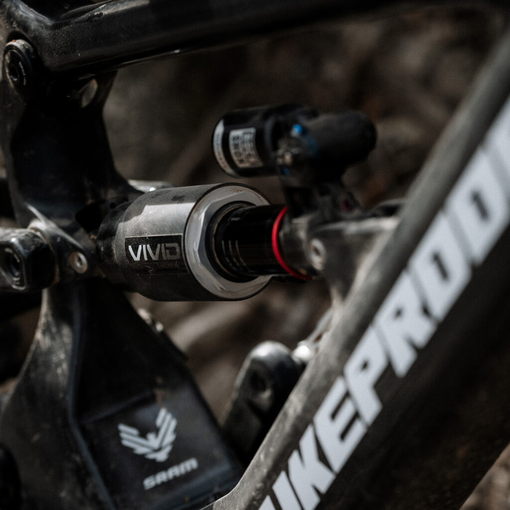 RockShox Vivid Air instalado en el cuadro de una bicicleta Mondraker