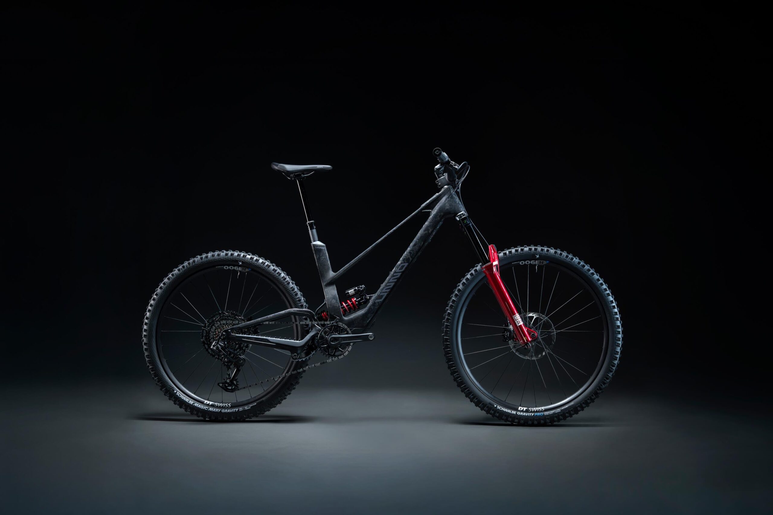 Complete UNNO MITH Race RS with RockShox suspension in Electric Red