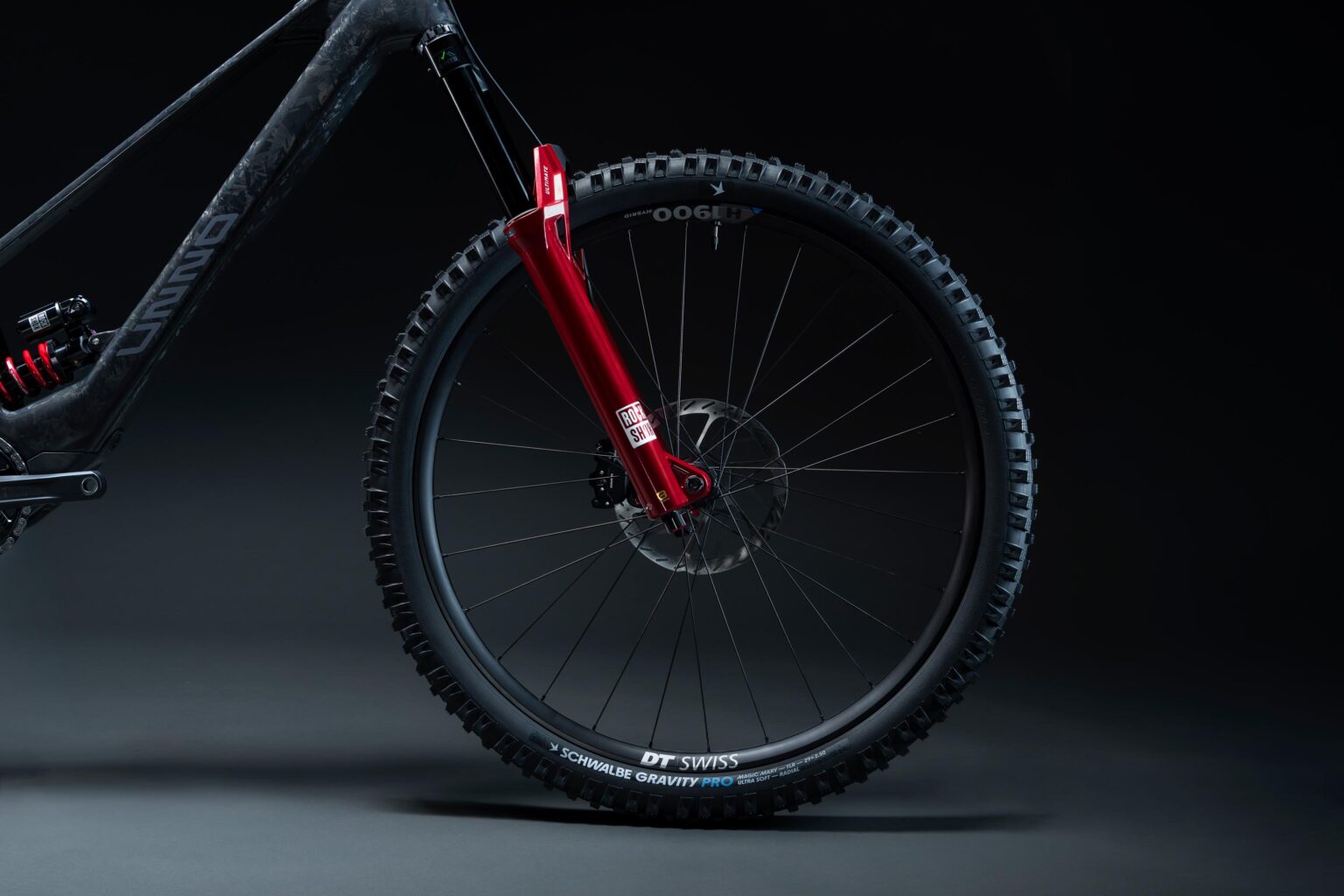 Red RockShox ZEB Ultimate fork on the UNNO MITH Race RS