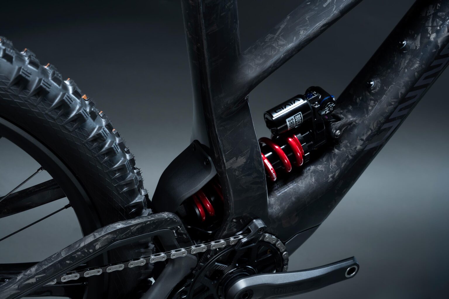 RockShox Vivid Coil Ultimate in the UNNO MITH Race RS