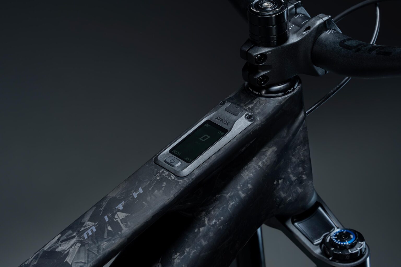 Forged Carbon finish on the UNNO MITH Race RS frame